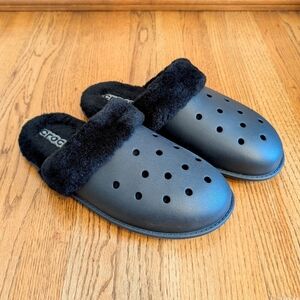 Crocs Men’s Slippers Black Faux Fur Lined Clogs Cozy Winter House Shoes Size 13